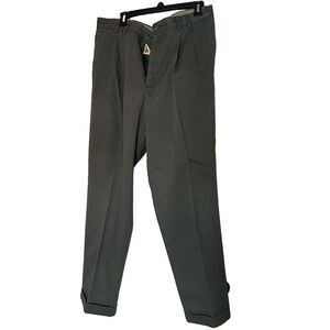 Dockers Men’s Army Green Cotton Chino Cuffed Pants Cleaned and Pressed 40x32